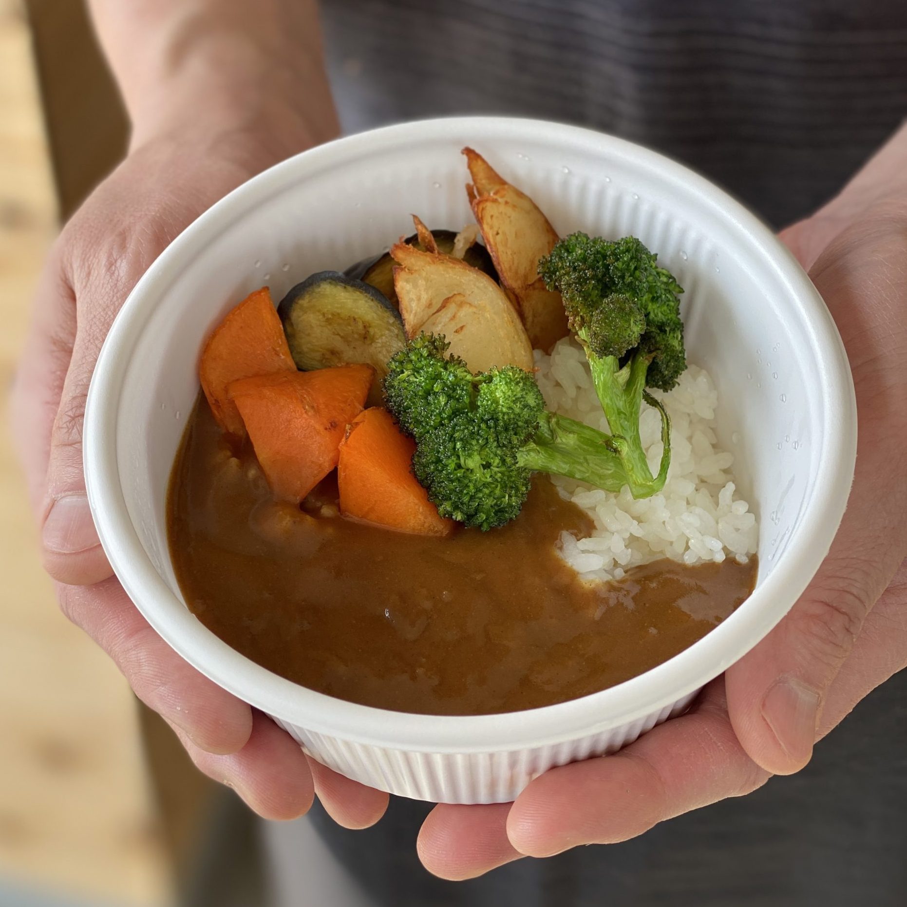焼き野菜カレー 地元野菜たっぷり「焼き野菜カレー」 - 画像 (1)